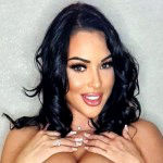 Sadistic Glamour Girls Cuckold Fun